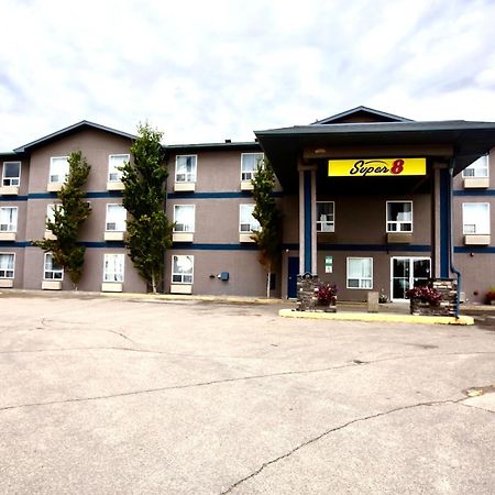 Super 8 By Wyndham Whitecourt Ξενοδοχείο Εξωτερικό φωτογραφία