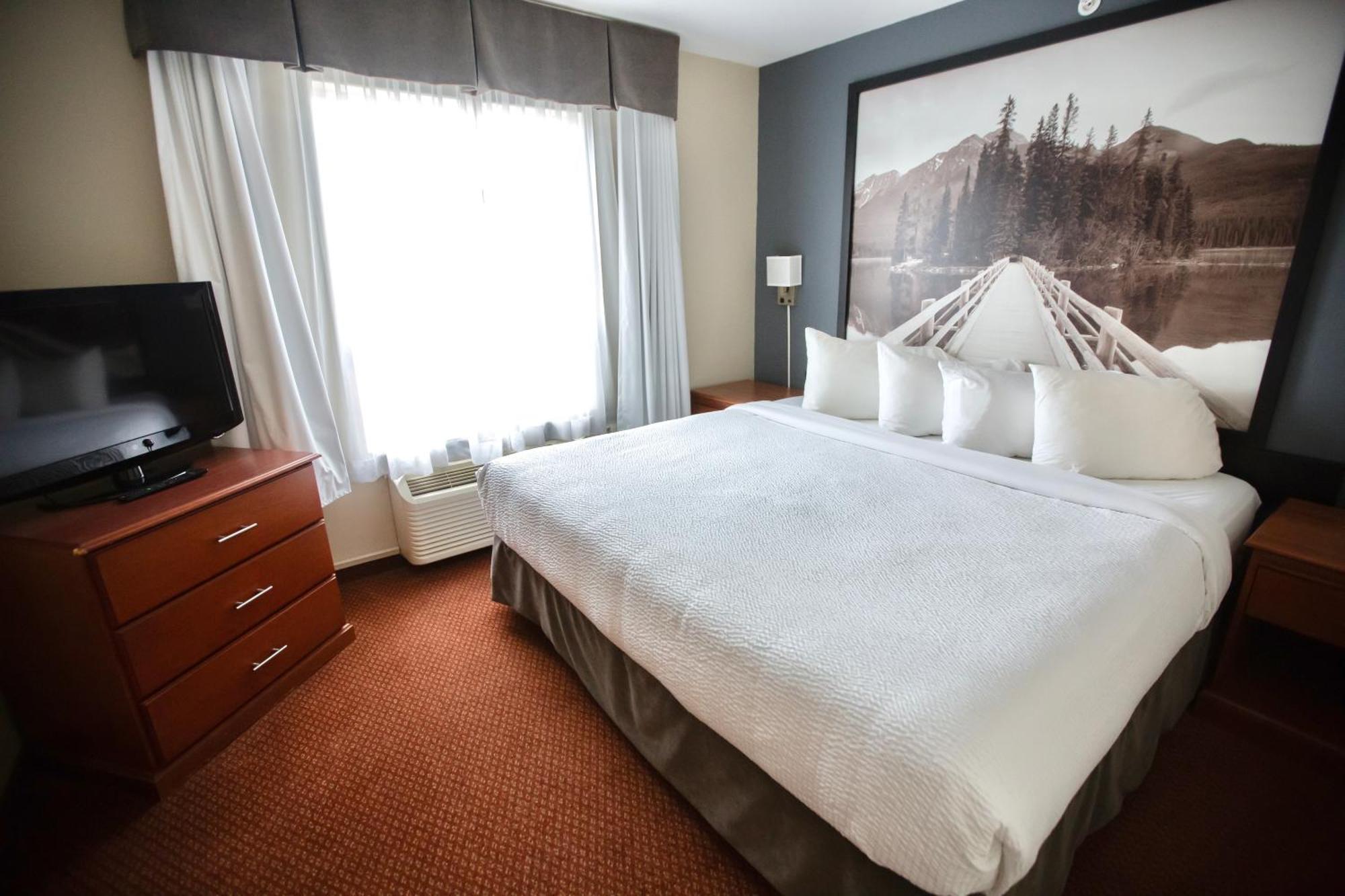 Super 8 By Wyndham Whitecourt Ξενοδοχείο Εξωτερικό φωτογραφία