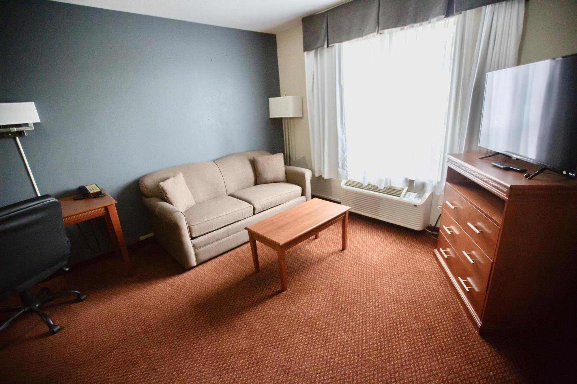 Super 8 By Wyndham Whitecourt Ξενοδοχείο Εξωτερικό φωτογραφία