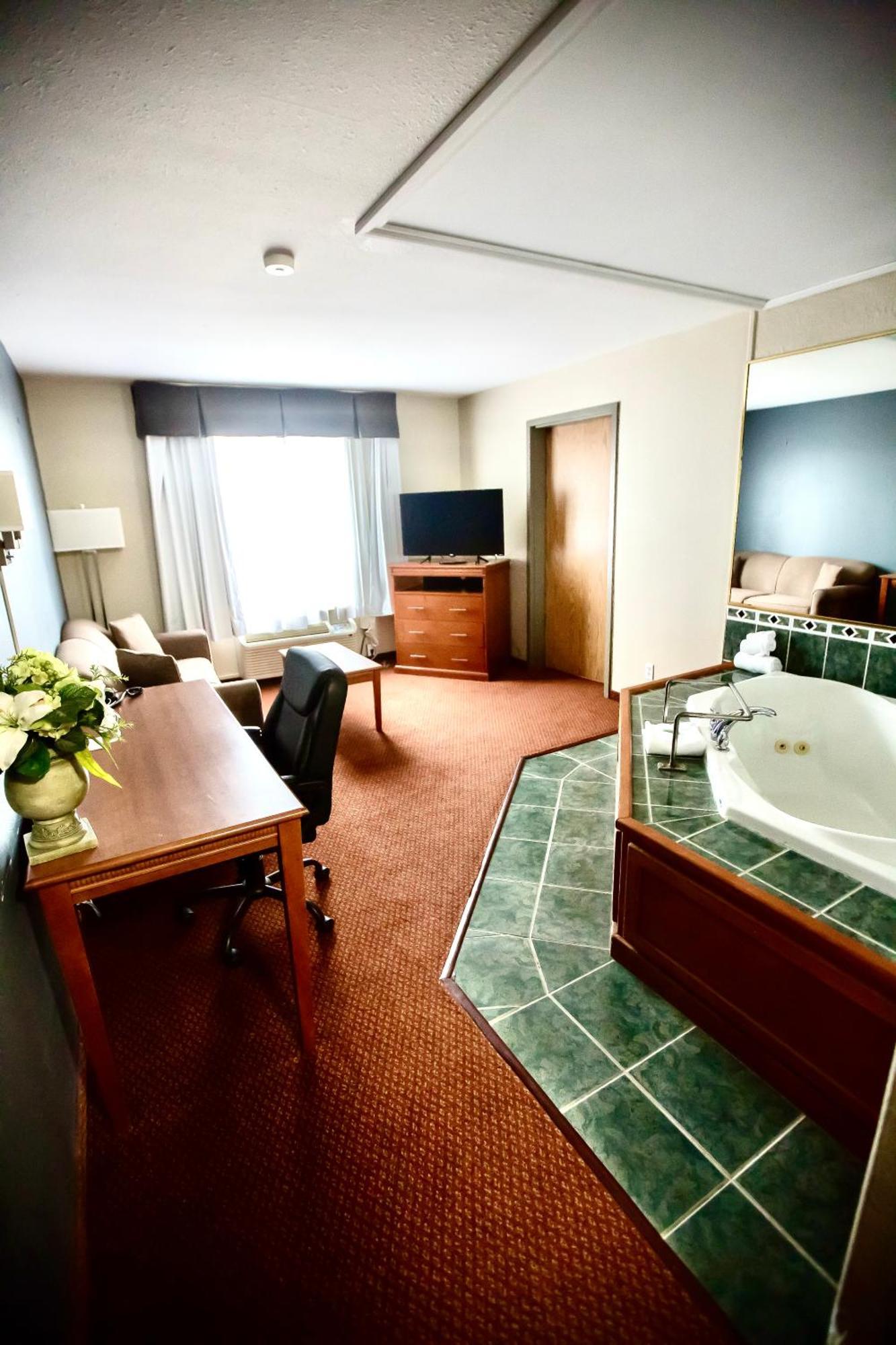 Super 8 By Wyndham Whitecourt Ξενοδοχείο Εξωτερικό φωτογραφία