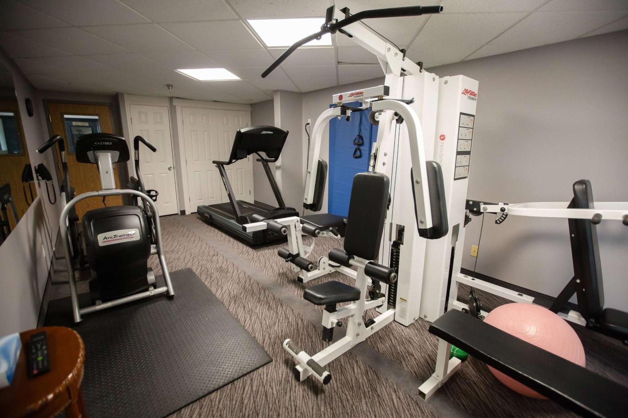 Super 8 By Wyndham Whitecourt Ξενοδοχείο Εξωτερικό φωτογραφία